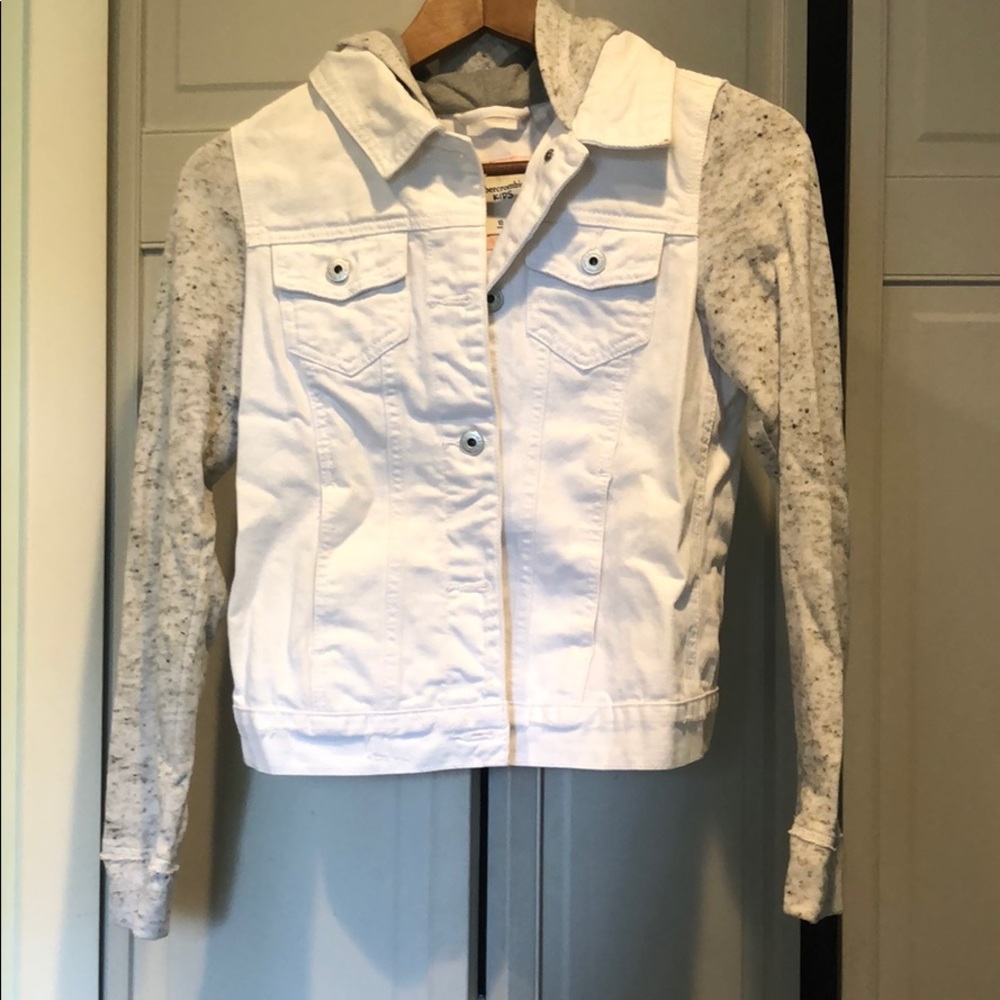 EUC Girls White JeanJacket with Speckled  Hoodie